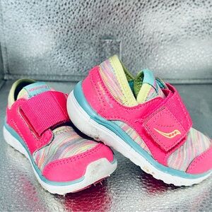 Saucony Pink Sneakers with Mesh Upper and Cushioned Soles